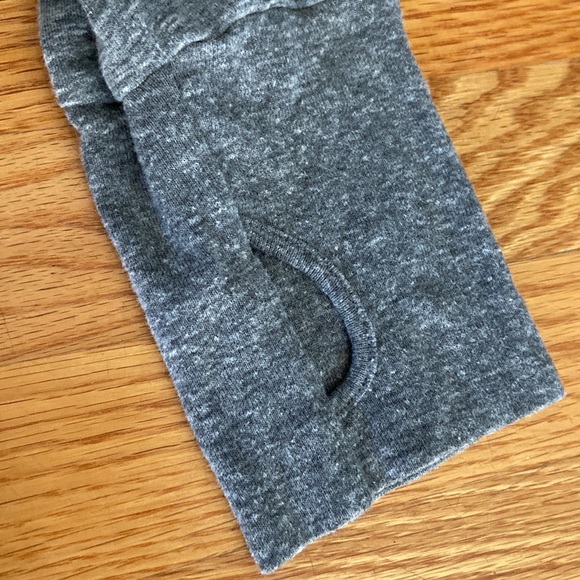 Alo Pull Over Lightweight Hooded Yoga Sweatshirt - Picture 5 of 12